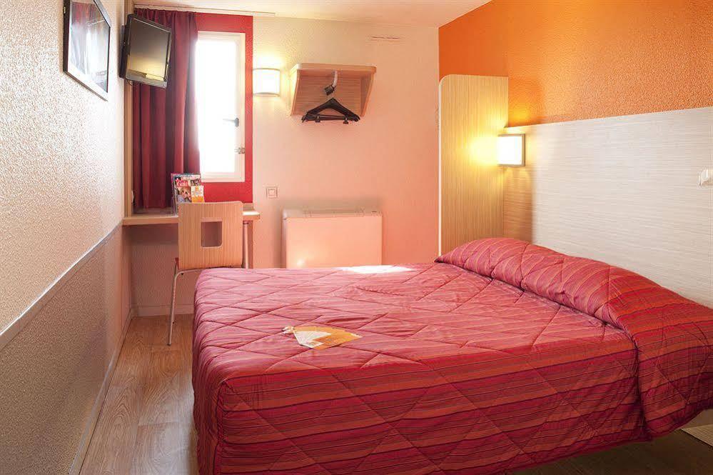 Premiere Classe Paris Ouest - Nanterre - La Defense Екстериор снимка