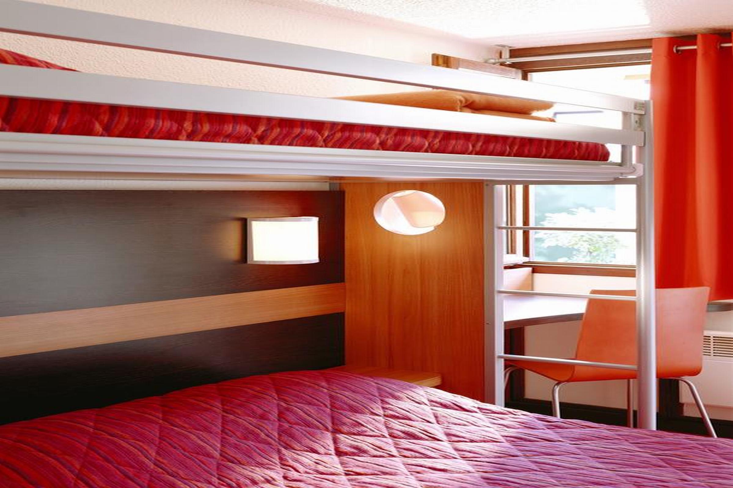 Premiere Classe Paris Ouest - Nanterre - La Defense Екстериор снимка