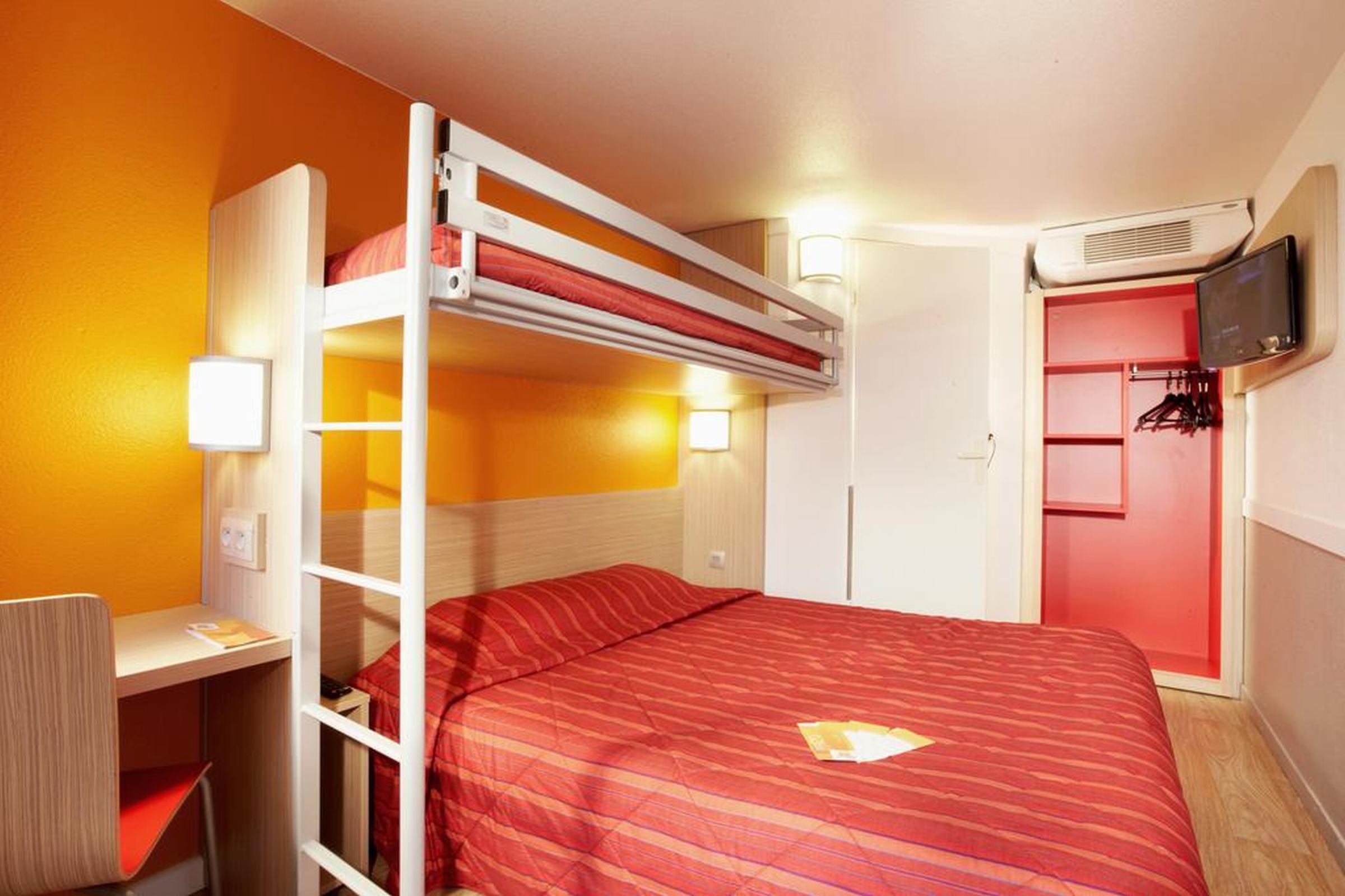 Premiere Classe Paris Ouest - Nanterre - La Defense Екстериор снимка