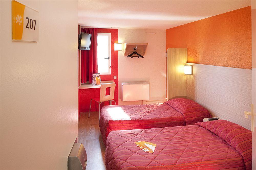 Premiere Classe Paris Ouest - Nanterre - La Defense Екстериор снимка