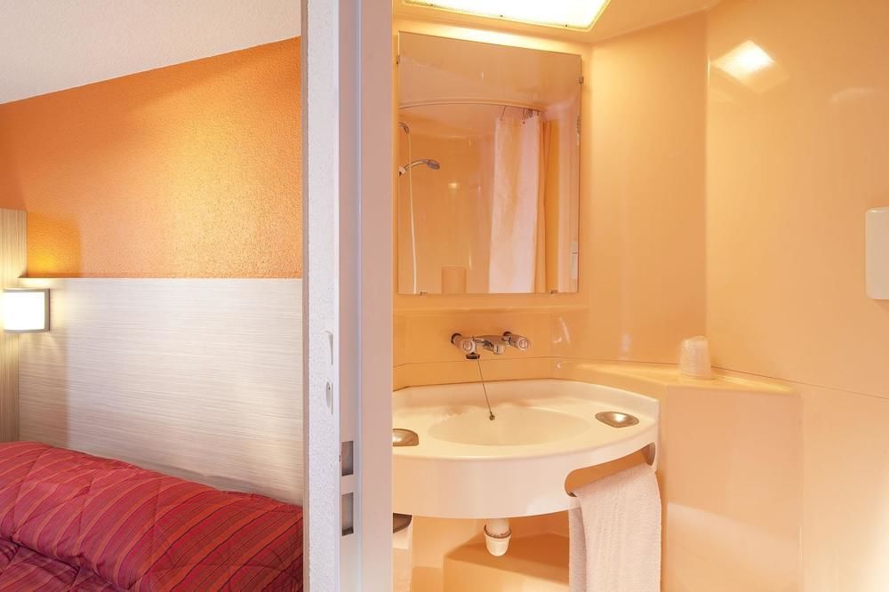 Premiere Classe Paris Ouest - Nanterre - La Defense Екстериор снимка