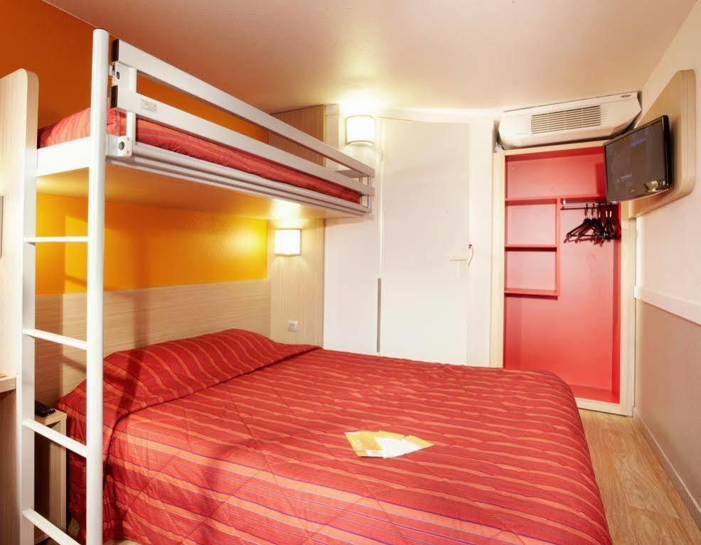Premiere Classe Paris Ouest - Nanterre - La Defense Екстериор снимка
