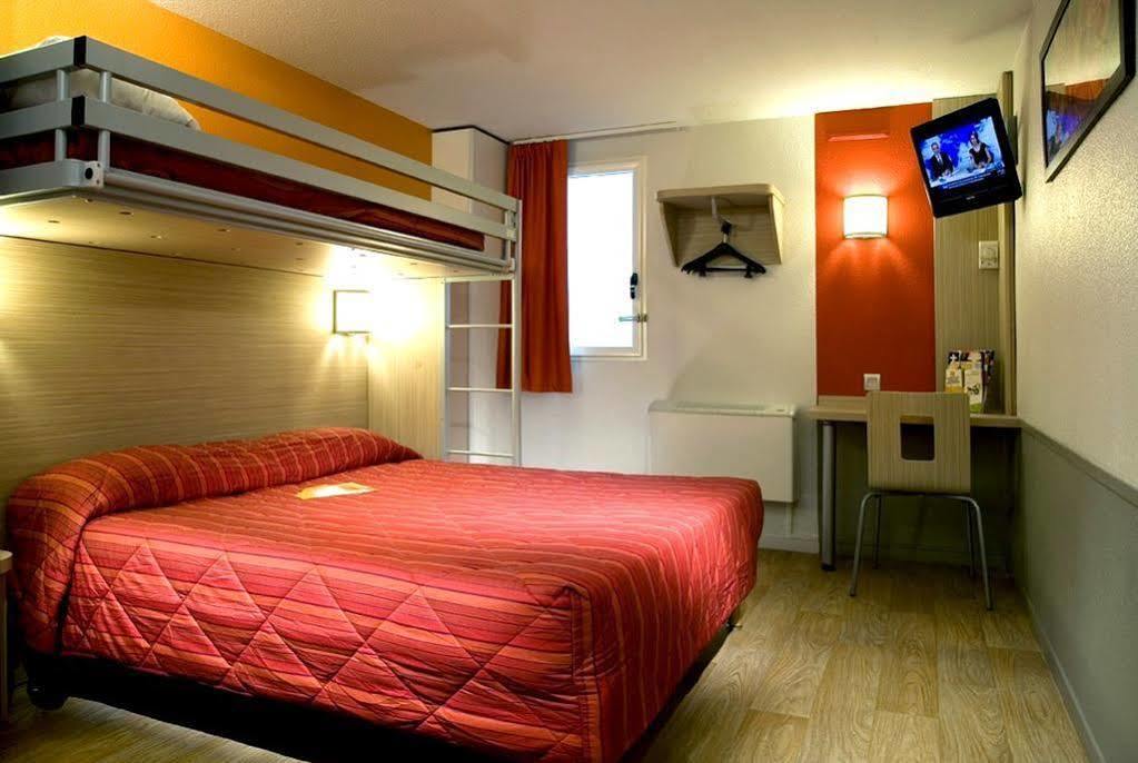 Premiere Classe Paris Ouest - Nanterre - La Defense Екстериор снимка