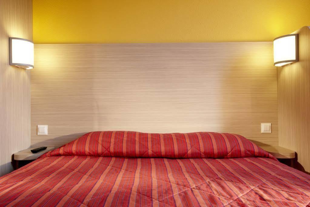 Premiere Classe Paris Ouest - Nanterre - La Defense Екстериор снимка
