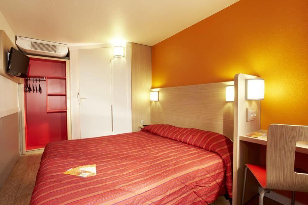 Premiere Classe Paris Ouest - Nanterre - La Defense Екстериор снимка