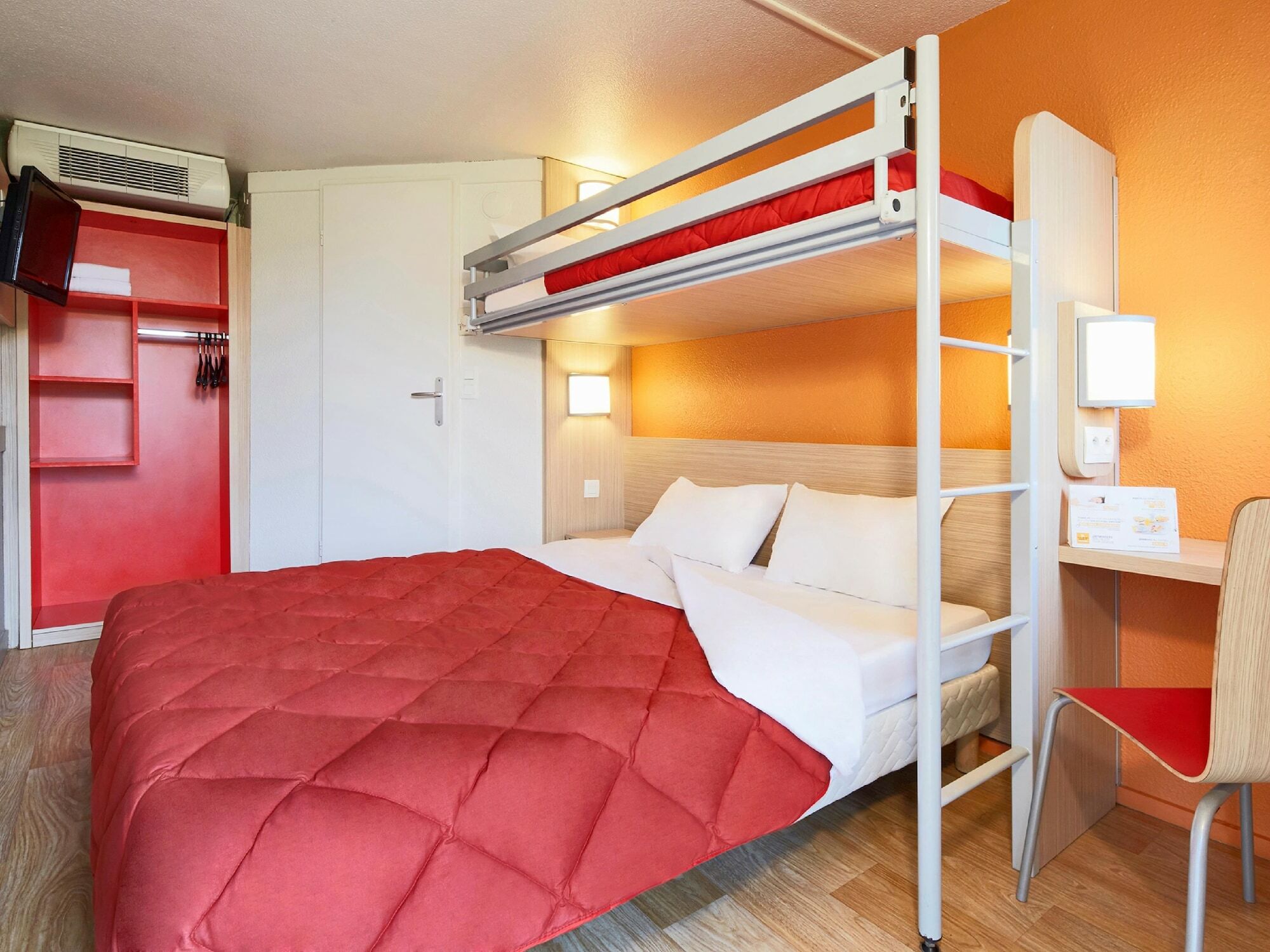 Premiere Classe Paris Ouest - Nanterre - La Defense Екстериор снимка